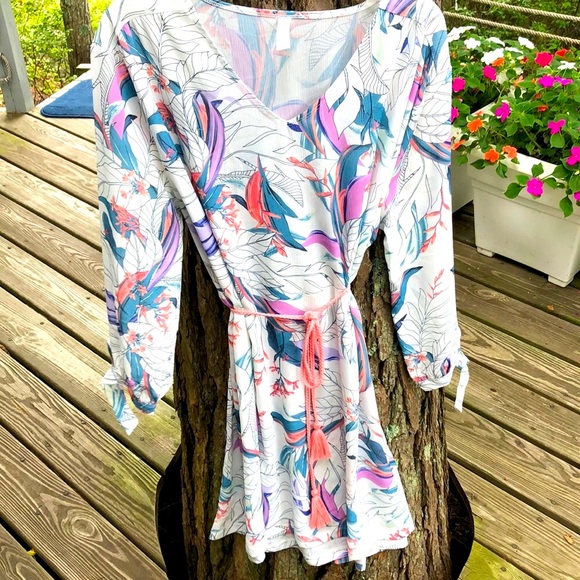 Apana grey/blue floral top/beach cover szL NWT - Picture 2 of 3